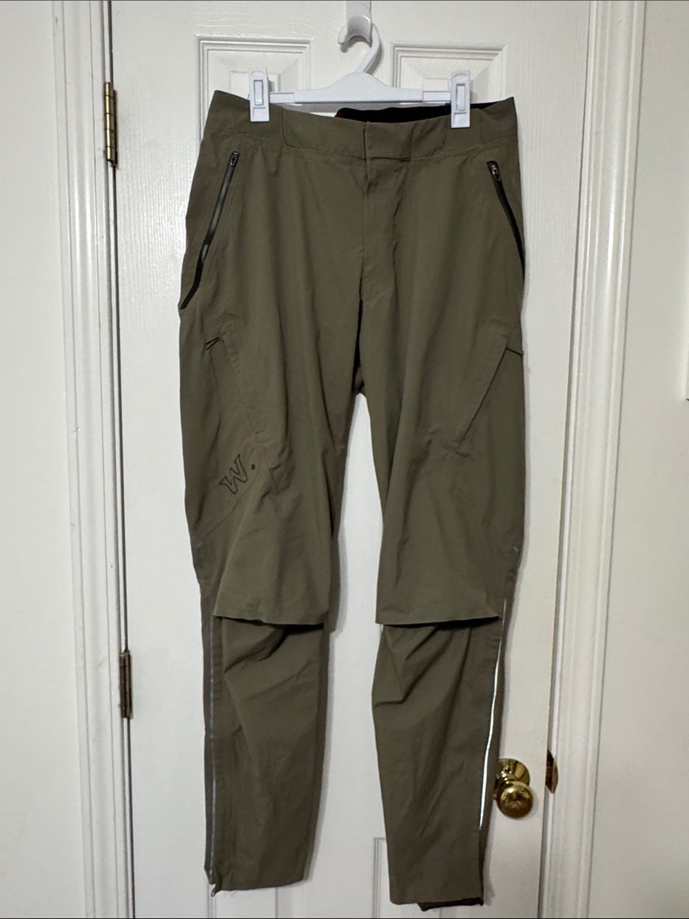 Lululemon Athletica Men's Olive Cargo Water Repellant Performance Pant